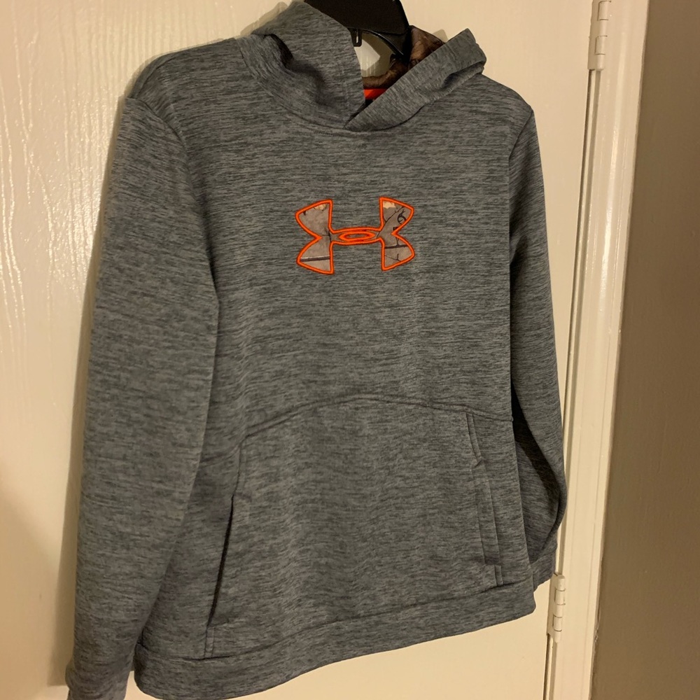 Youth XL Camo Underarmour hoodie